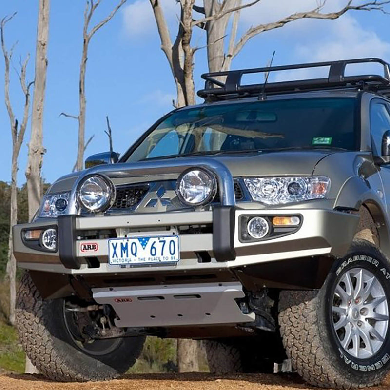 Load image into Gallery viewer, ARB - 3935300B - Sahara Deluxe Bumper
